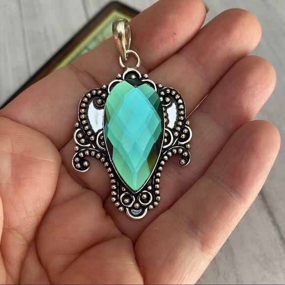 Mystic rainbow Topaz ethnic style Gemstone Pendant - Picture 4 of 8